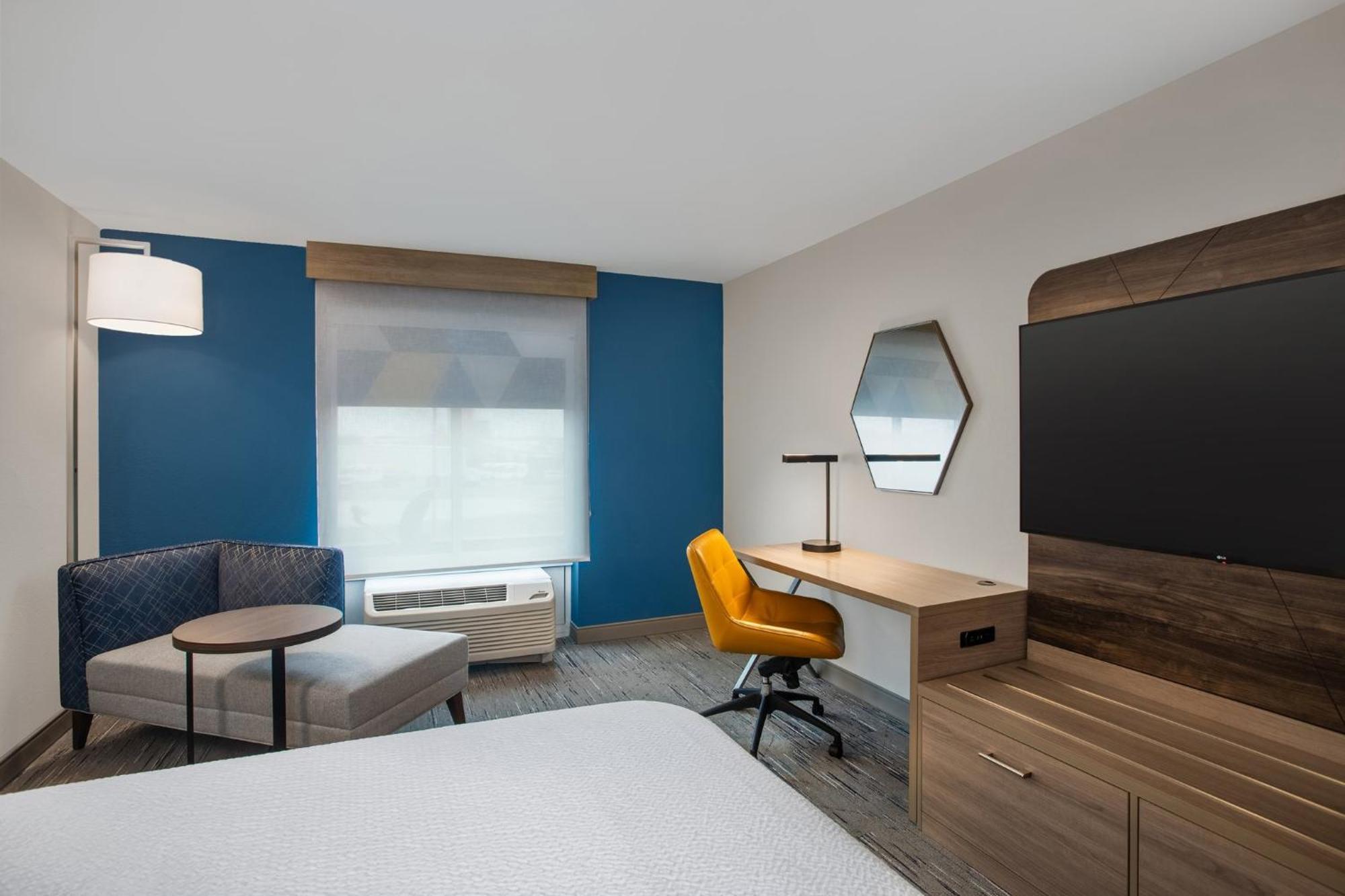 Holiday Inn Express Hotel & Suites Terre Haute By Ihg Exterior foto