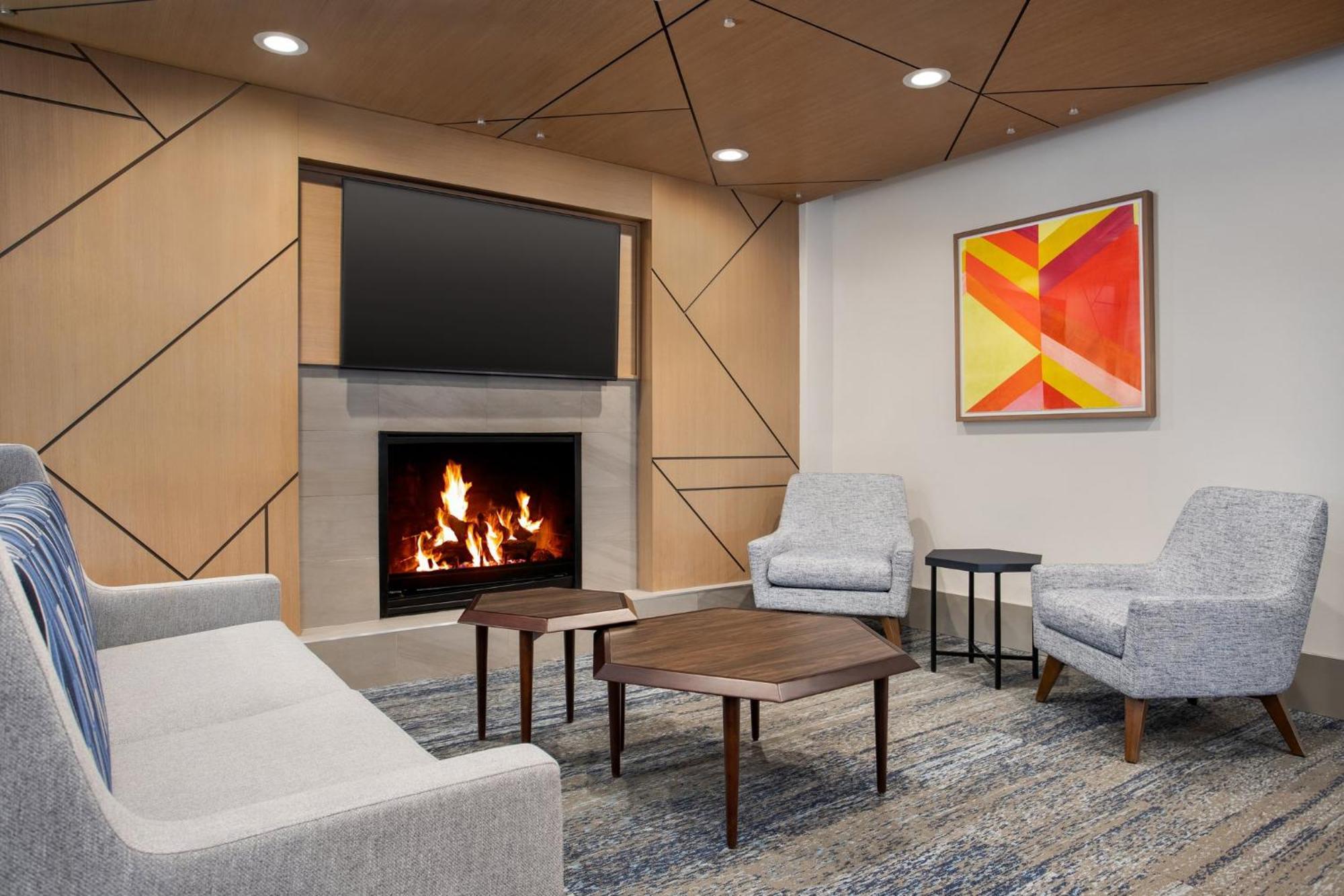 Holiday Inn Express Hotel & Suites Terre Haute By Ihg Exterior foto