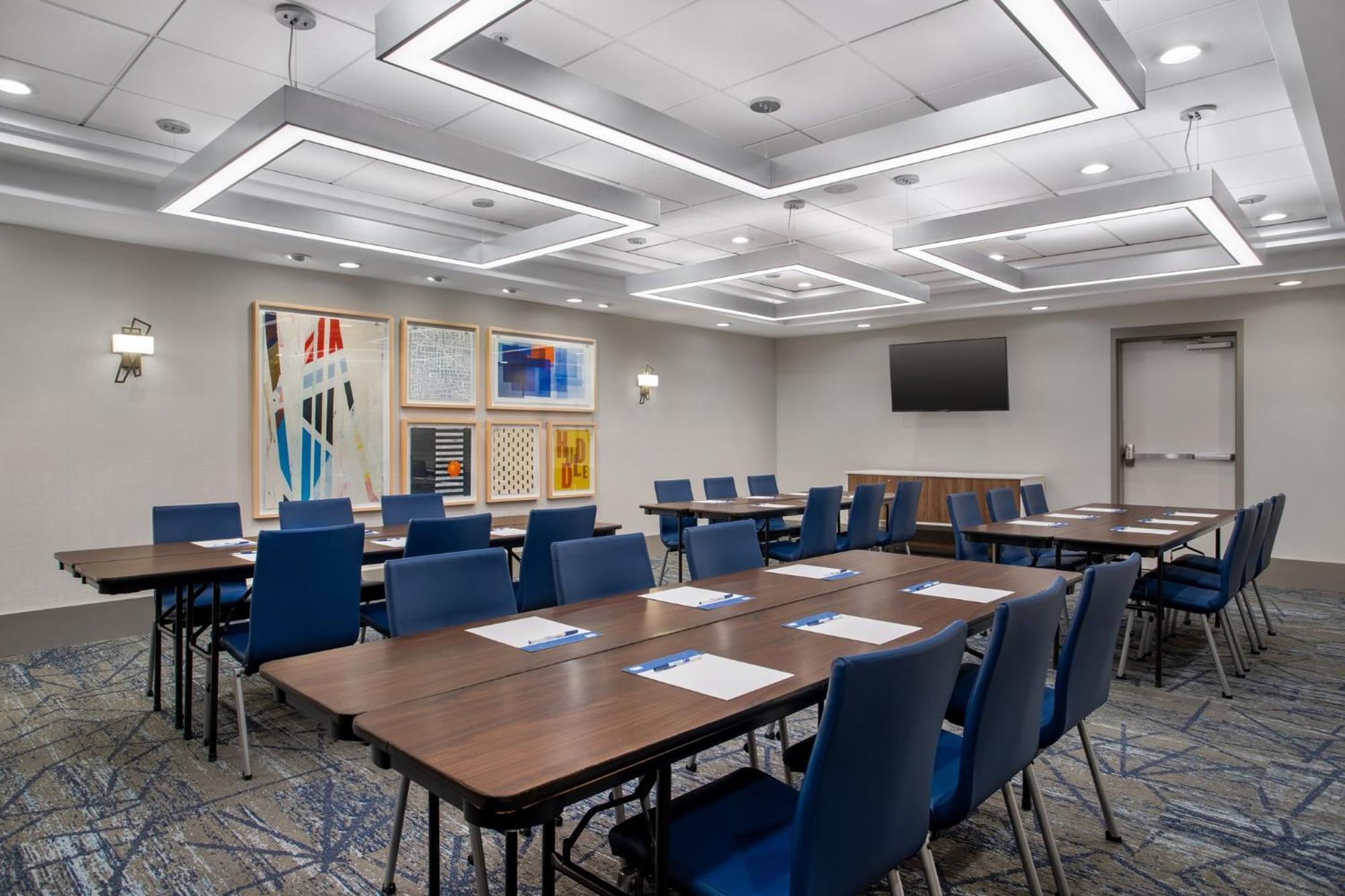 Holiday Inn Express Hotel & Suites Terre Haute By Ihg Exterior foto