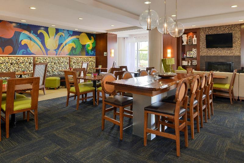 Holiday Inn Express Hotel & Suites Terre Haute By Ihg Exterior foto