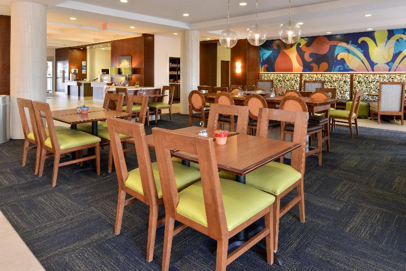 Holiday Inn Express Hotel & Suites Terre Haute By Ihg Exterior foto